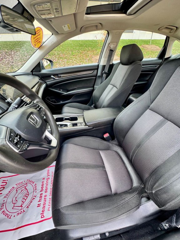 2019 Honda Accord Image 9