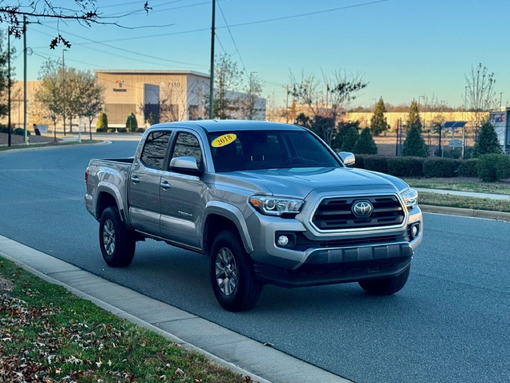 2018 Toyota Tacoma Image 2