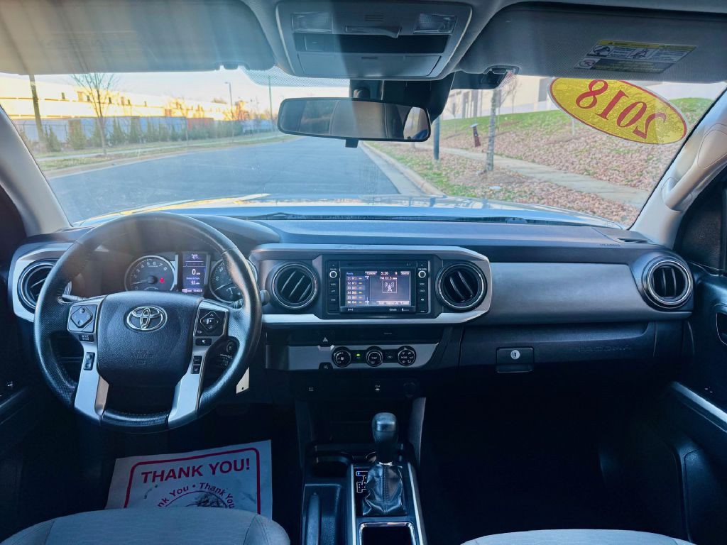 2018 Toyota Tacoma Image 8