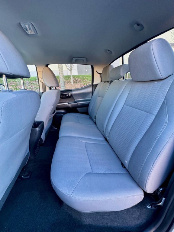 2018 Toyota Tacoma Image 10