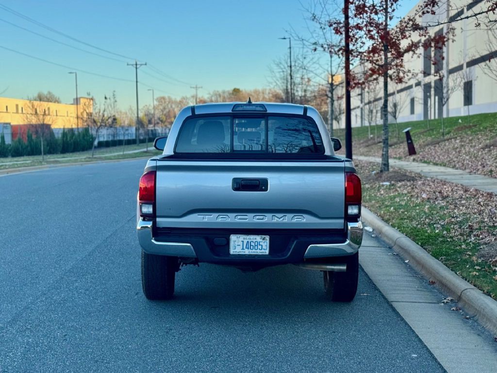 2018 Toyota Tacoma Image 11