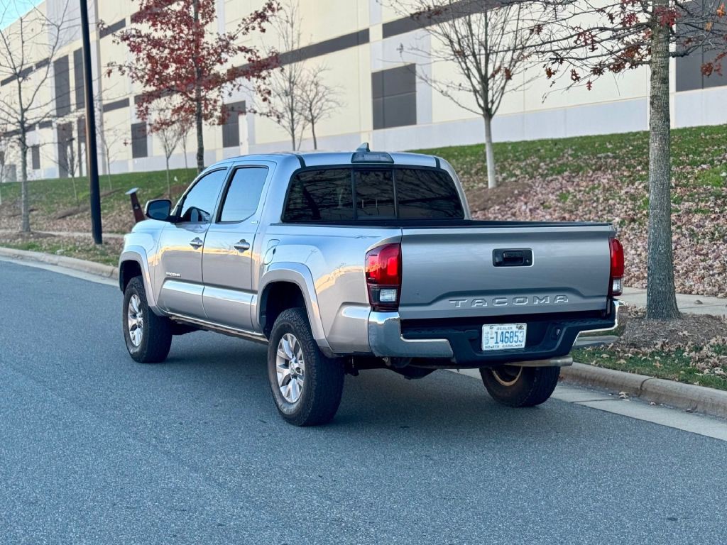 2018 Toyota Tacoma Image 13