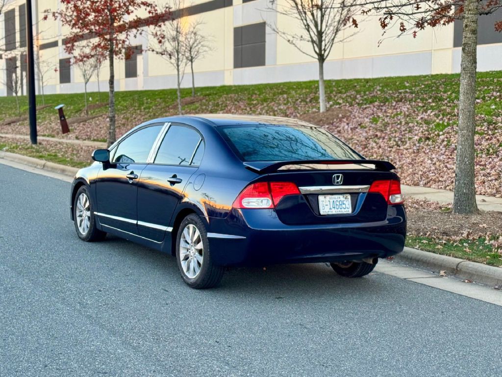 2011 Honda Civic Image 12