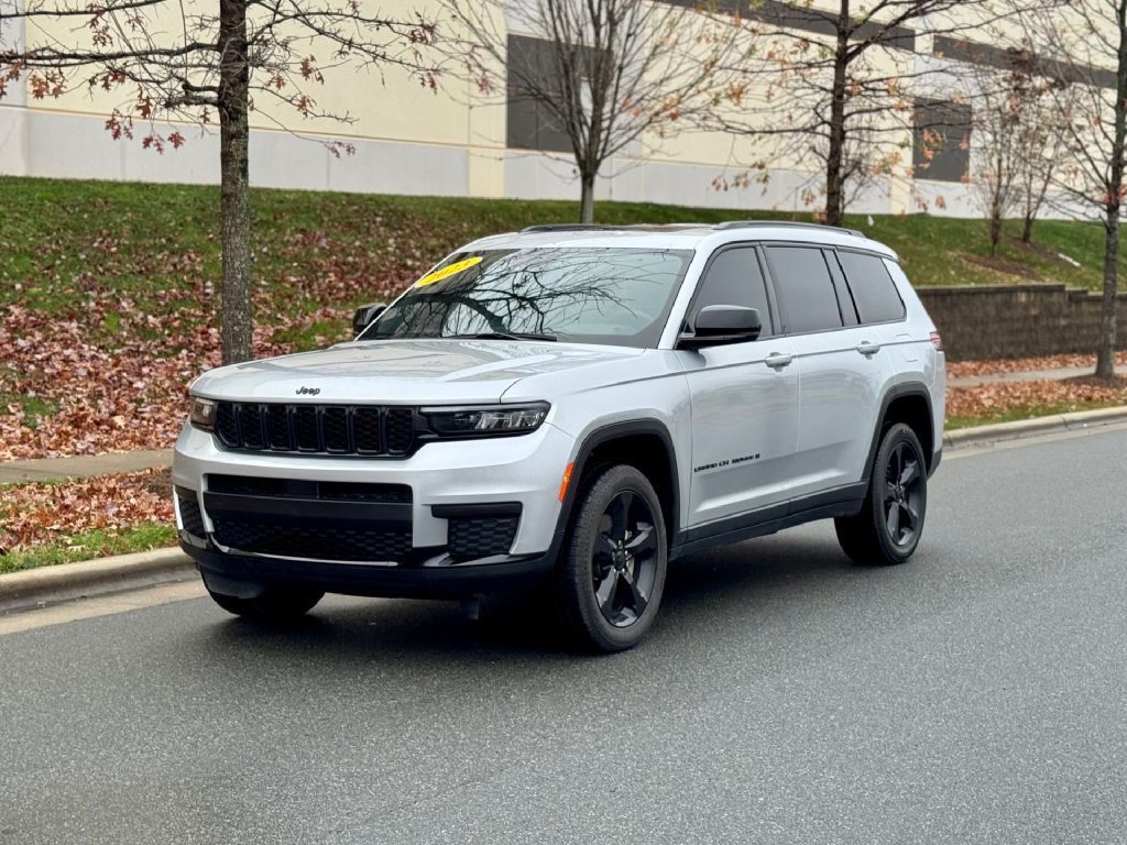 2023 Jeep Grand Cherokee Image 3