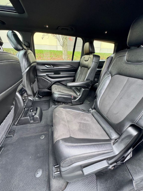 2023 Jeep Grand Cherokee Image 11