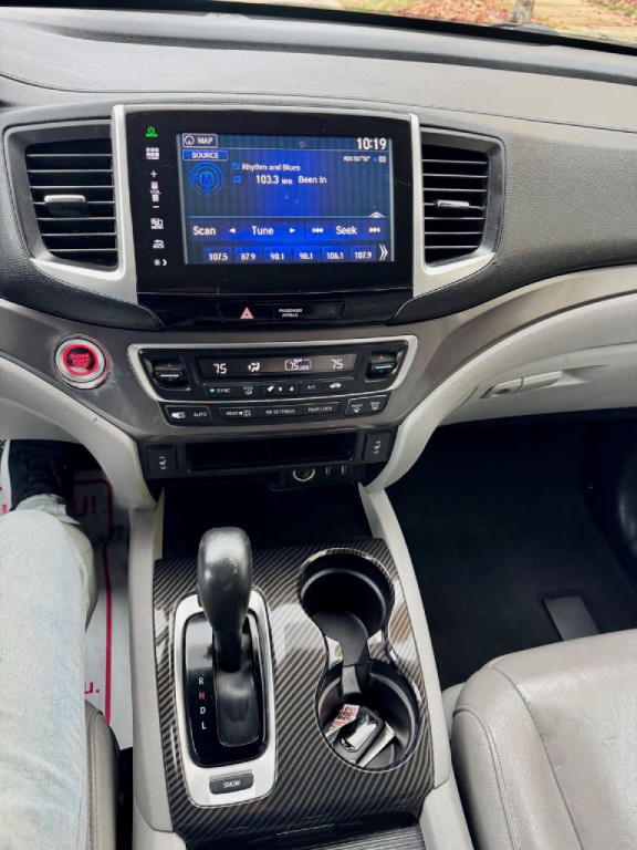 2016 Honda Pilot Image 11