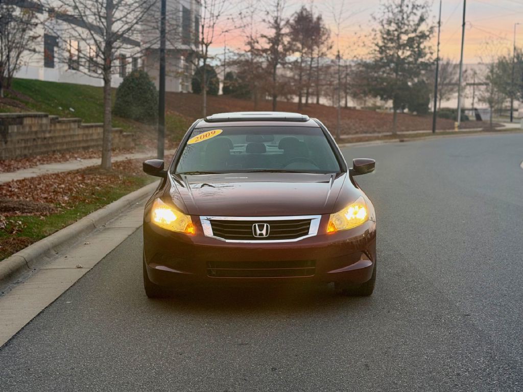 2009 Honda Accord Image 2