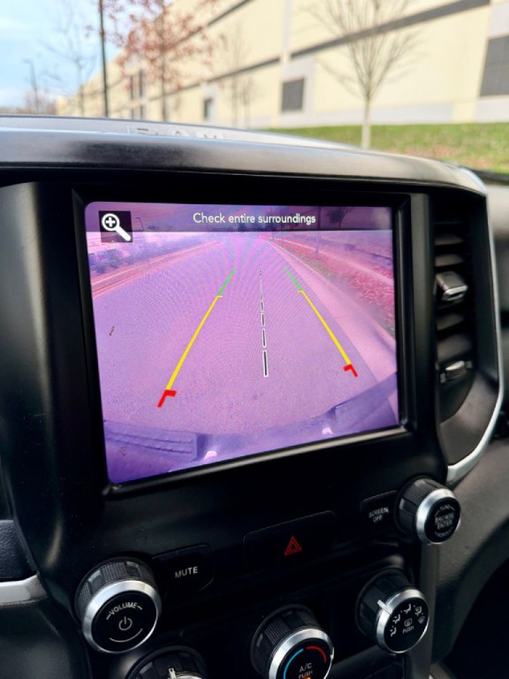 2021 RAM 1500 Image 9