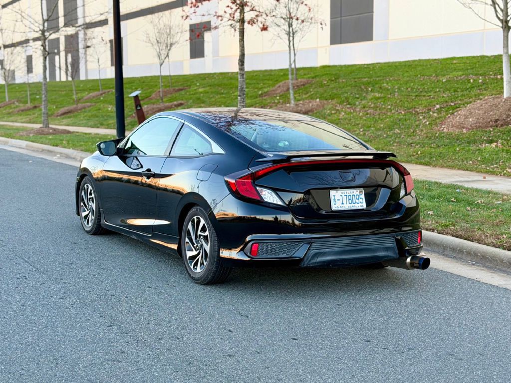 2018 Honda Civic Image 12