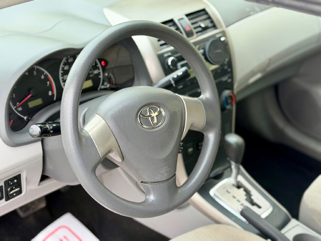 2010 Toyota Corolla Image 5