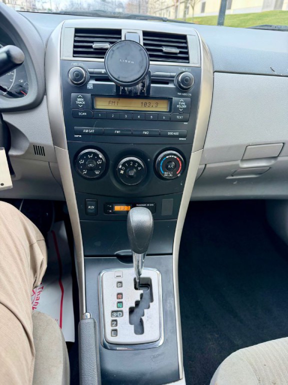 2010 Toyota Corolla Image 6