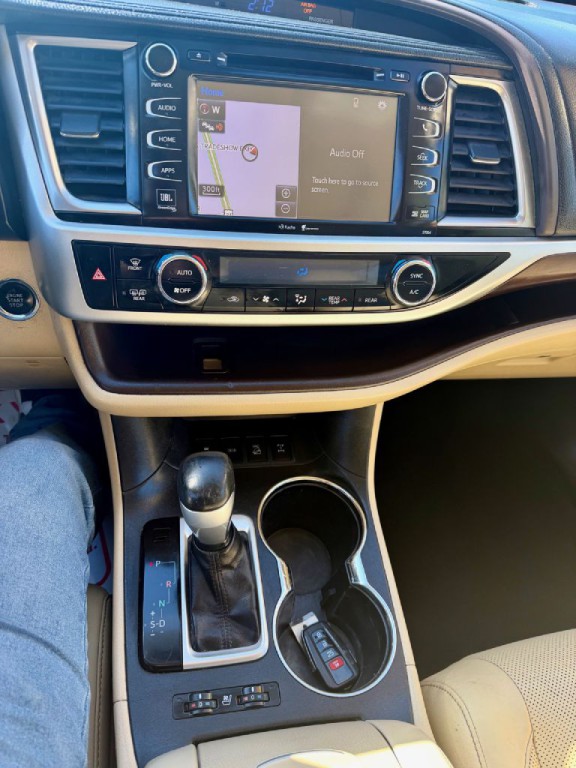 2014 Toyota Highlander Image 6