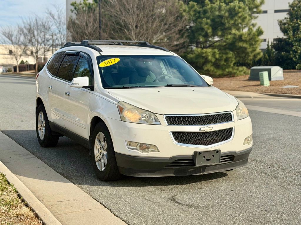 2012 Chevrolet Traverse Image 2