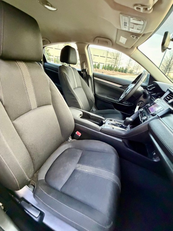 2018 Honda Civic Image 9