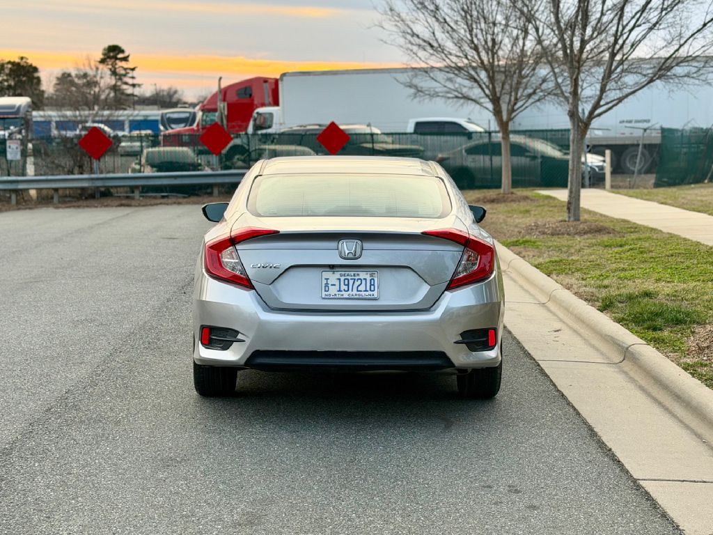 2018 Honda Civic Image 11