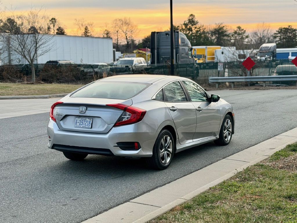 2018 Honda Civic Image 12