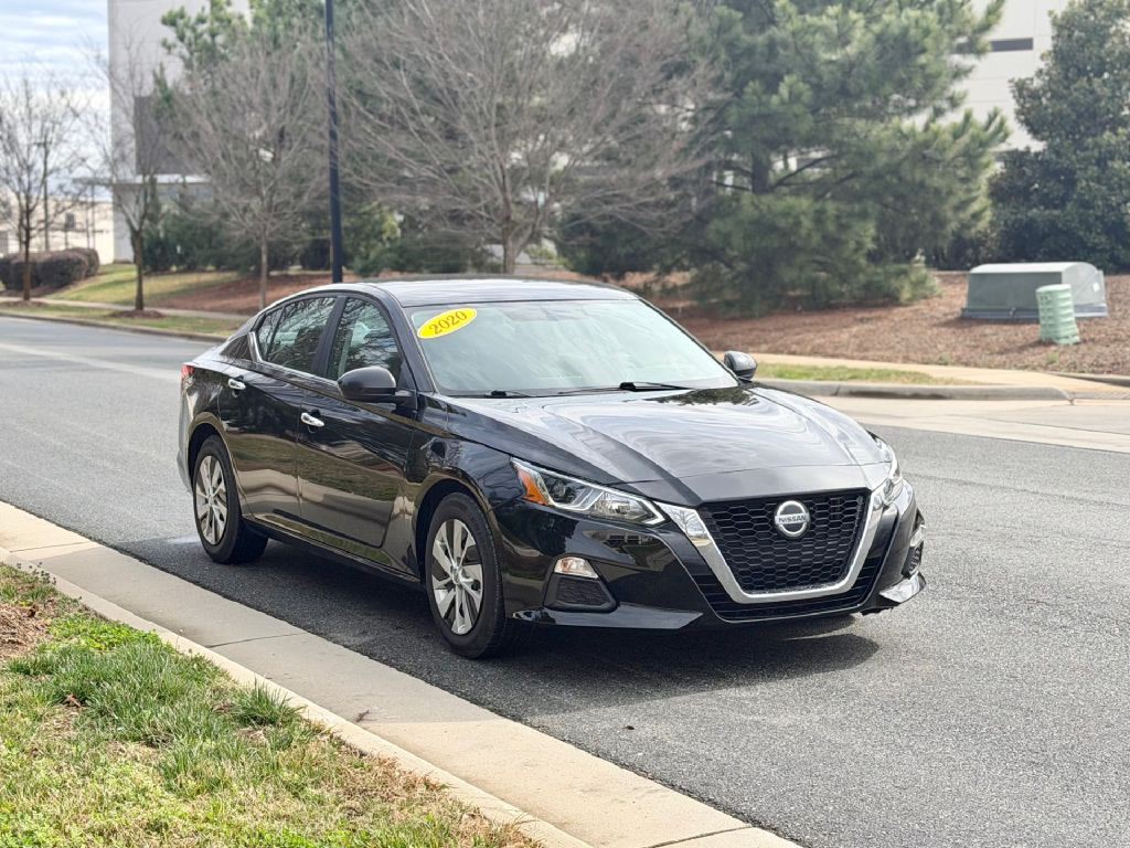 2020 Nissan Altima Image 2