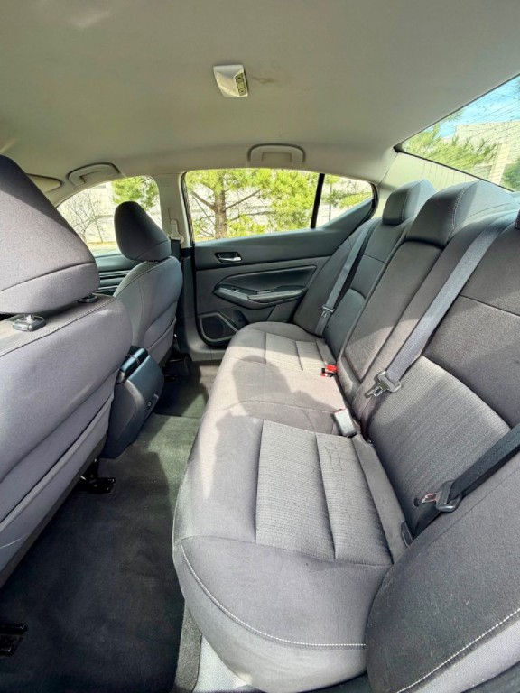 2020 Nissan Altima Image 9