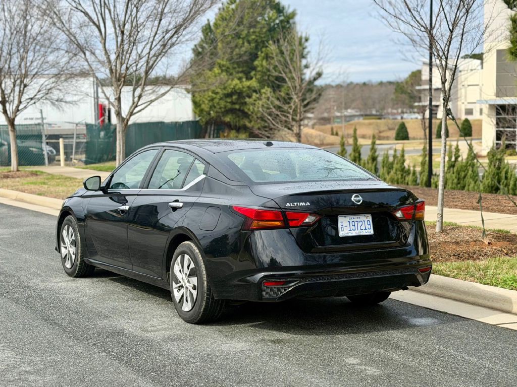 2020 Nissan Altima Image 12