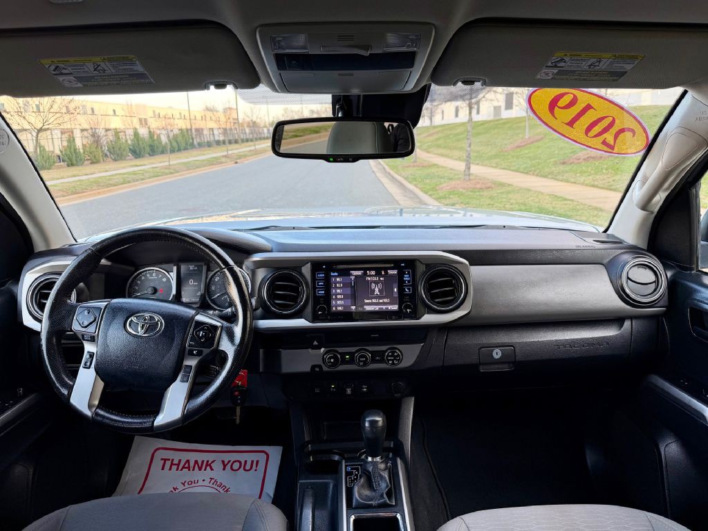 2019 Toyota Tacoma Image 8