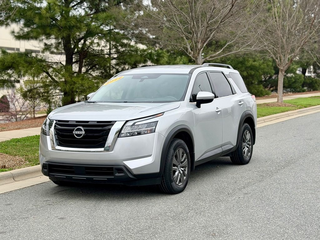 2022 Nissan Pathfinder Image 3