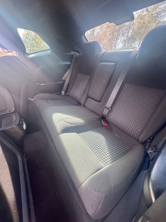 2016 Dodge Challenger Image 5