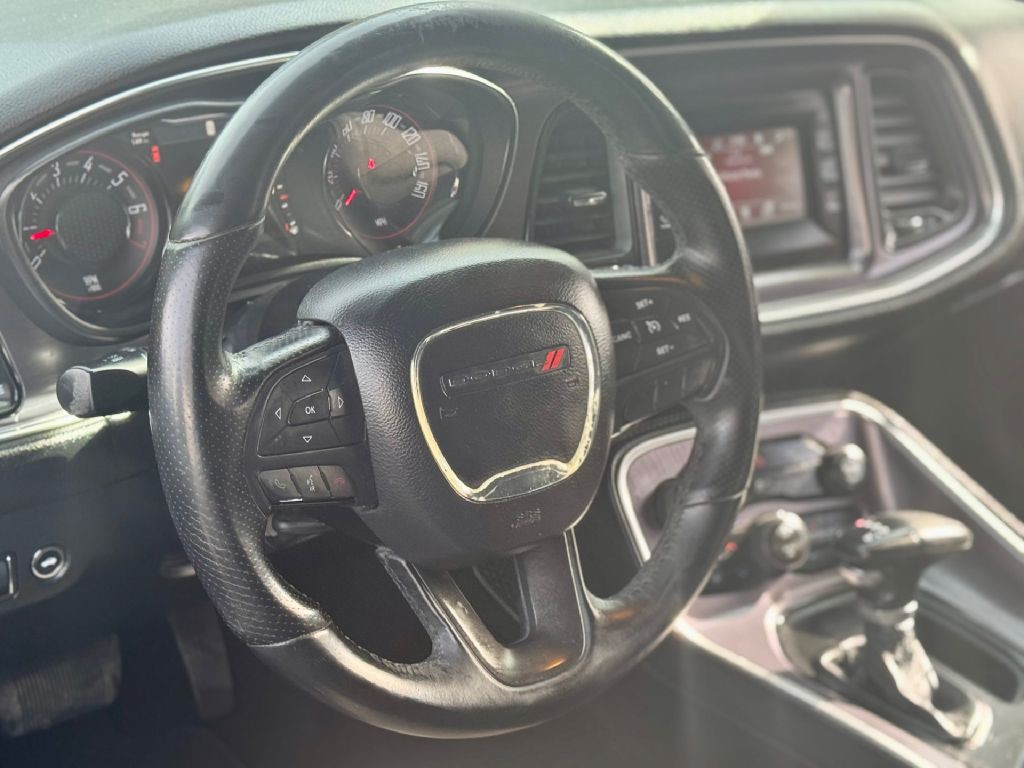 2016 Dodge Challenger Image 9