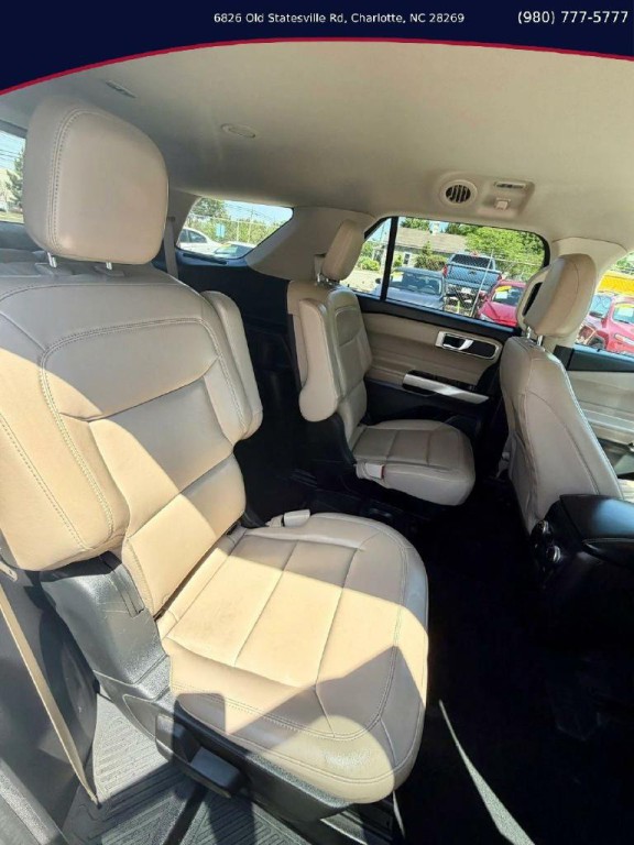 2021 Ford Explorer Image 8