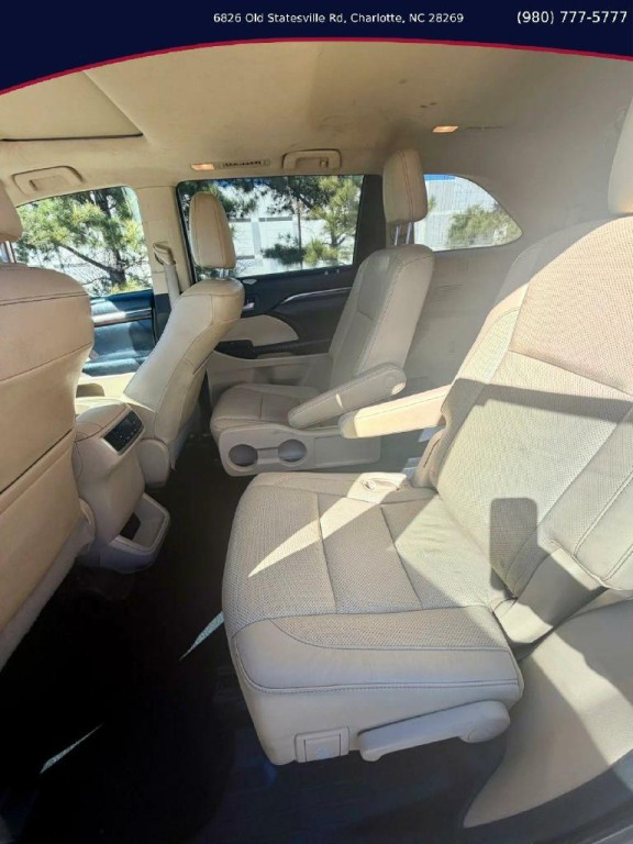 2014 Toyota Highlander Image 11