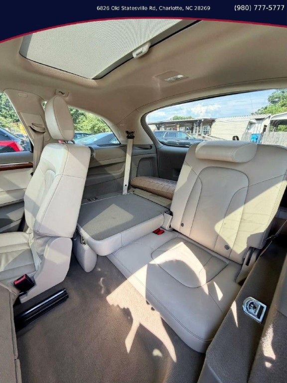 2015 Audi Q7 Image 9