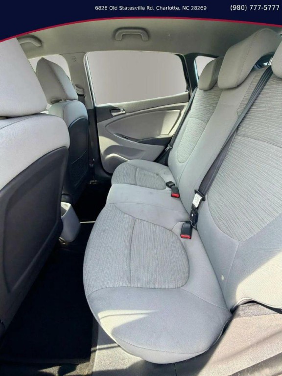 2017 Hyundai Accent Image 9