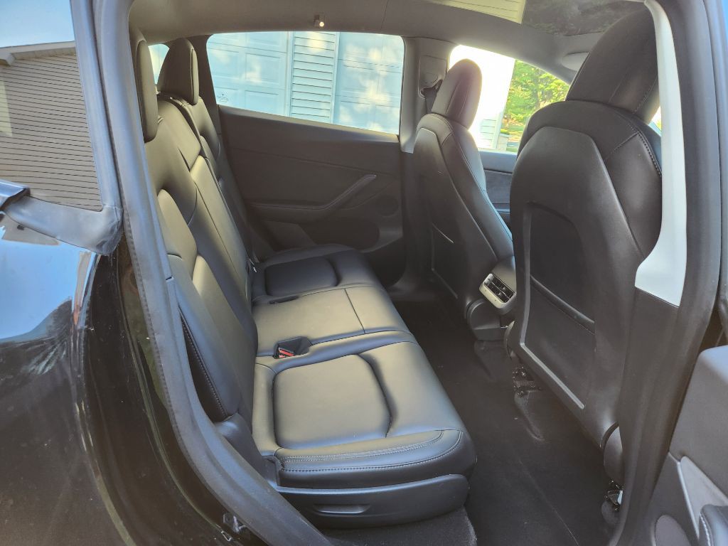 2021 Tesla Model Y Image 15