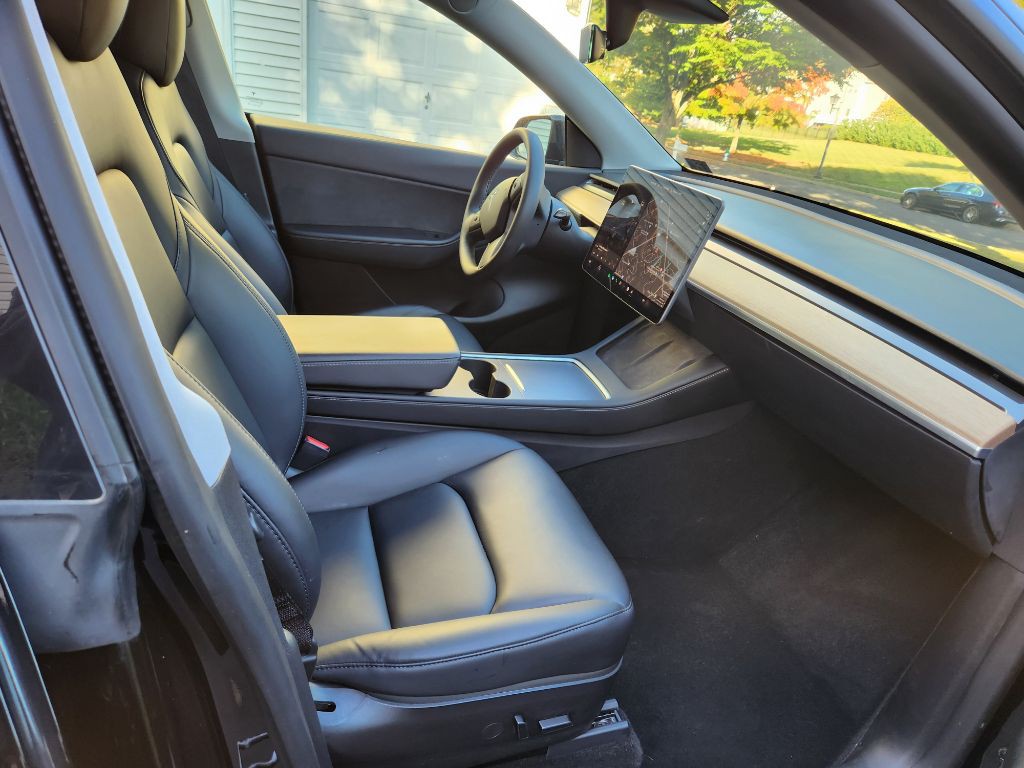 2021 Tesla Model Y Image 16