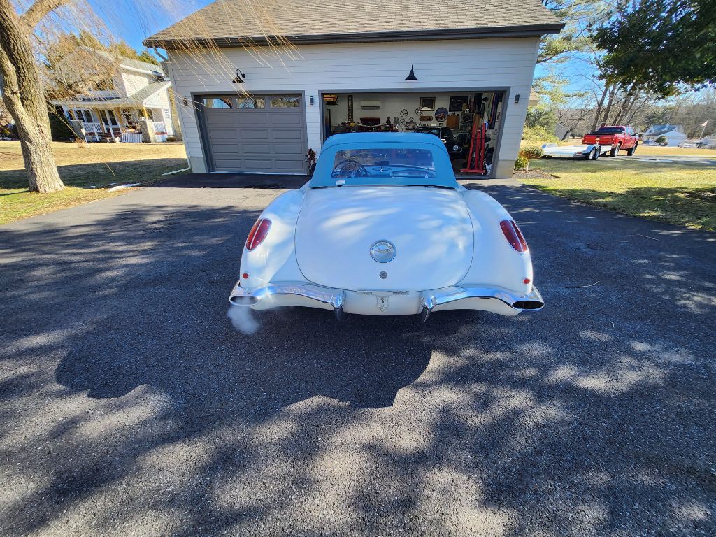 1960 Chevrolet Corvette Image 3