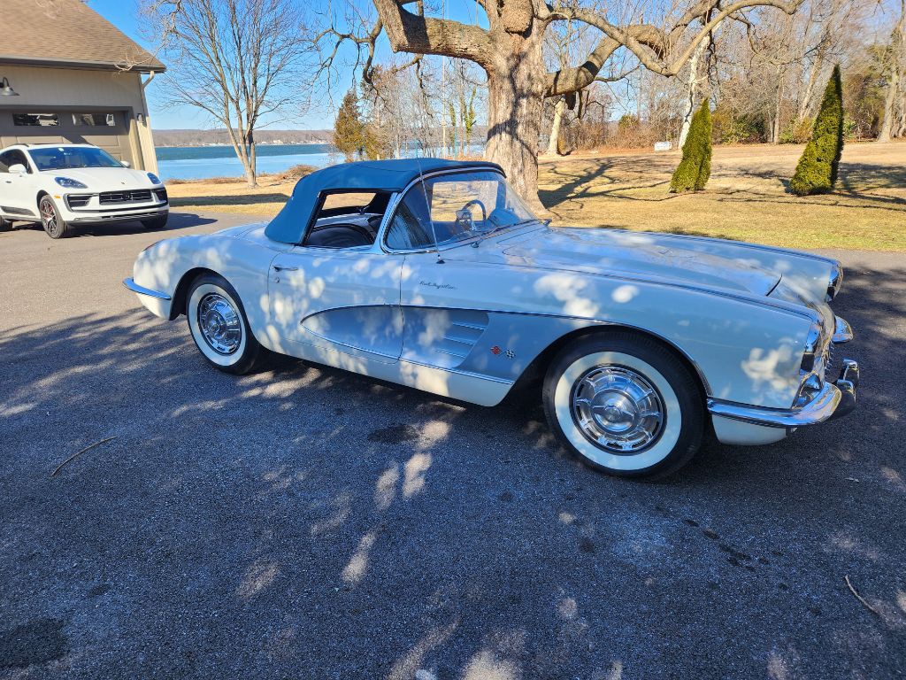 1960 Chevrolet Corvette Image 7