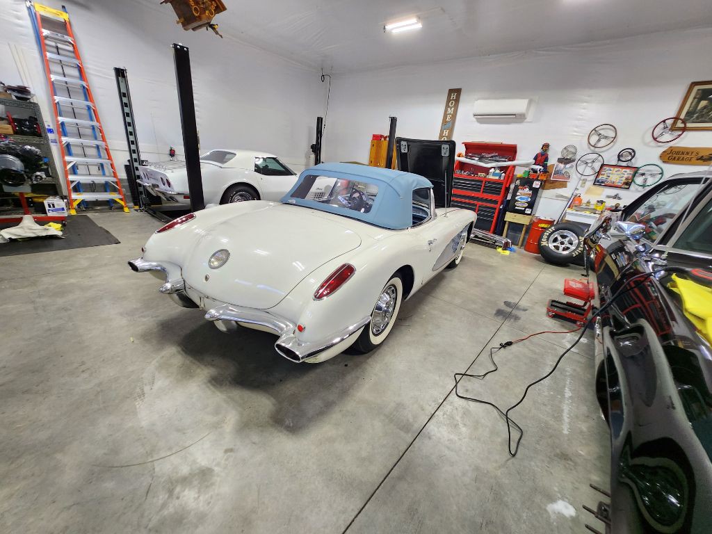 1960 Chevrolet Corvette Image 21