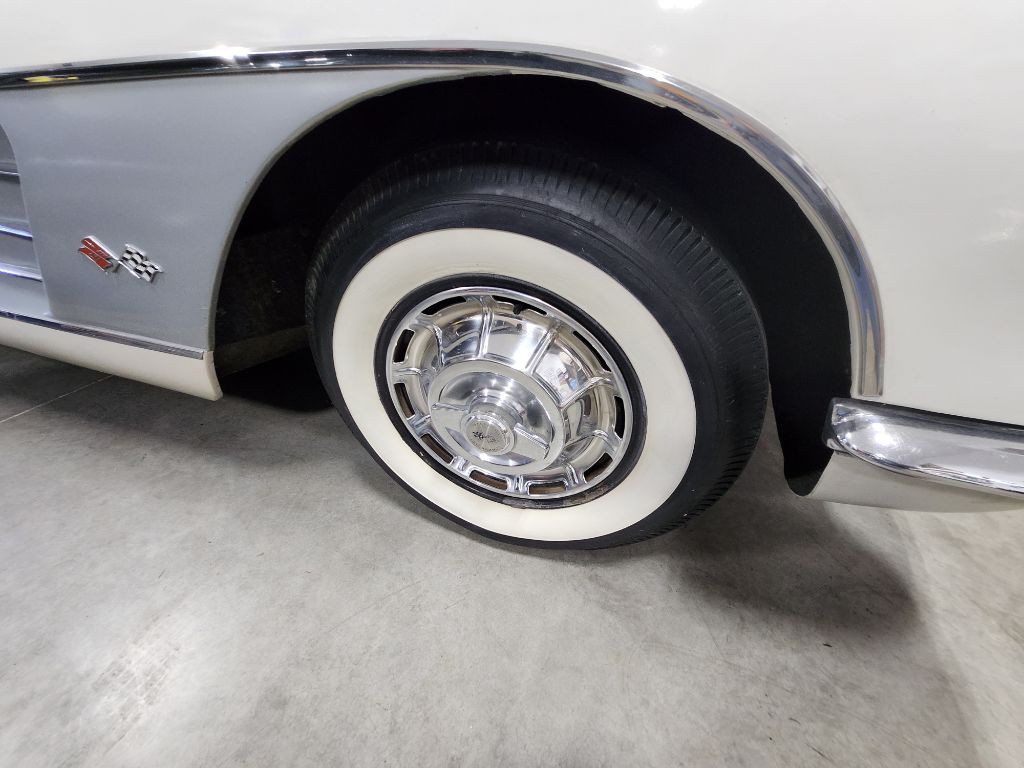 1960 Chevrolet Corvette Image 23