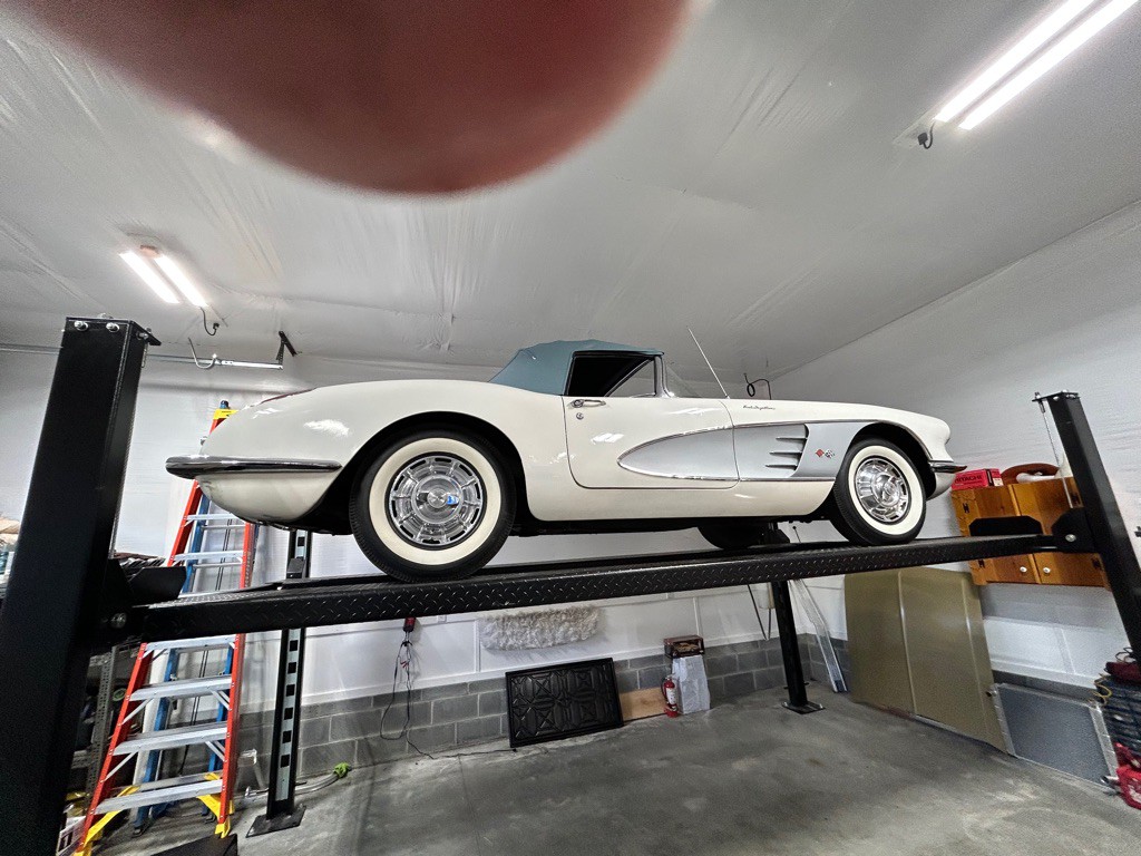 1960 Chevrolet Corvette Image 38