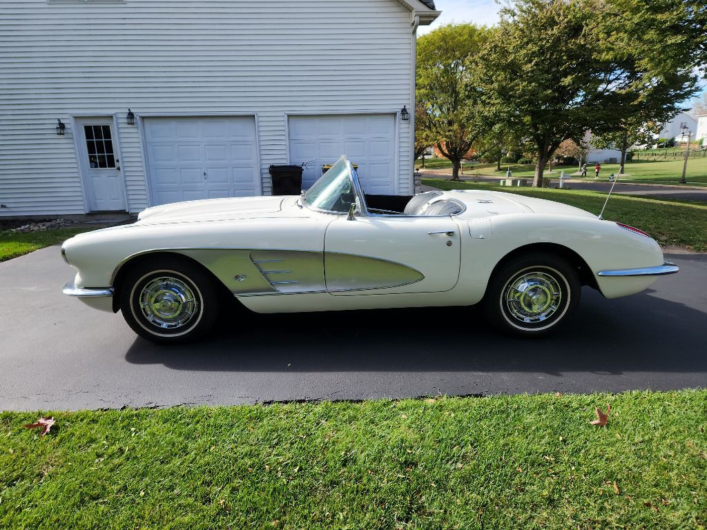 1960 Chevrolet Corvette Image 2
