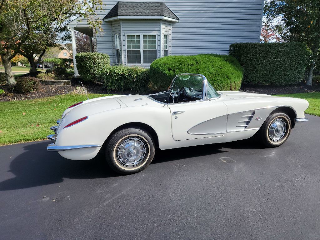 1960 Chevrolet Corvette Image 6