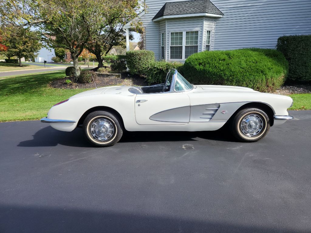 1960 Chevrolet Corvette Image 7