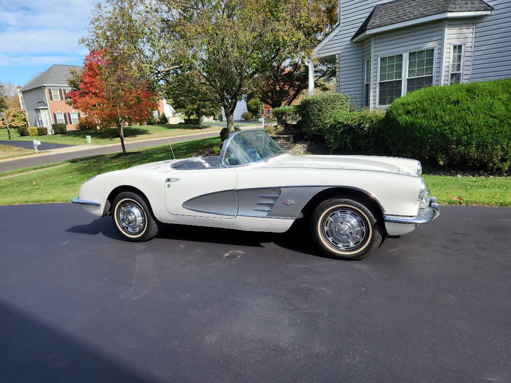 1960 Chevrolet Corvette Image 8