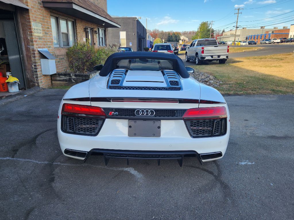 2017 Audi R8 Image 3