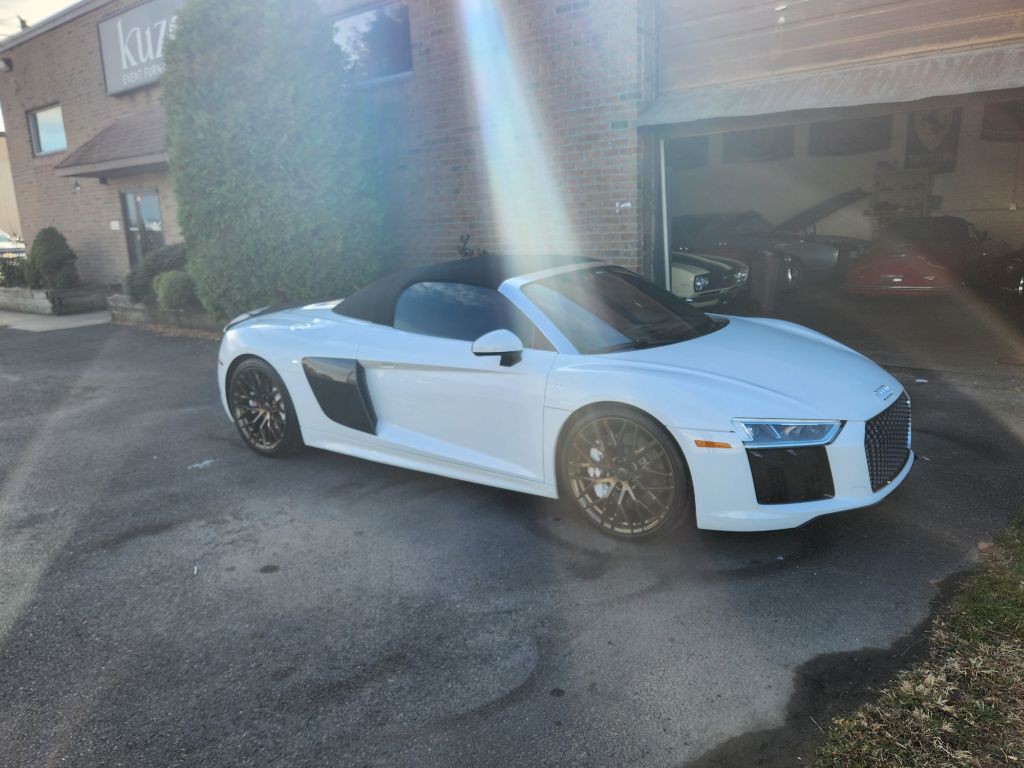2017 Audi R8 Image 7