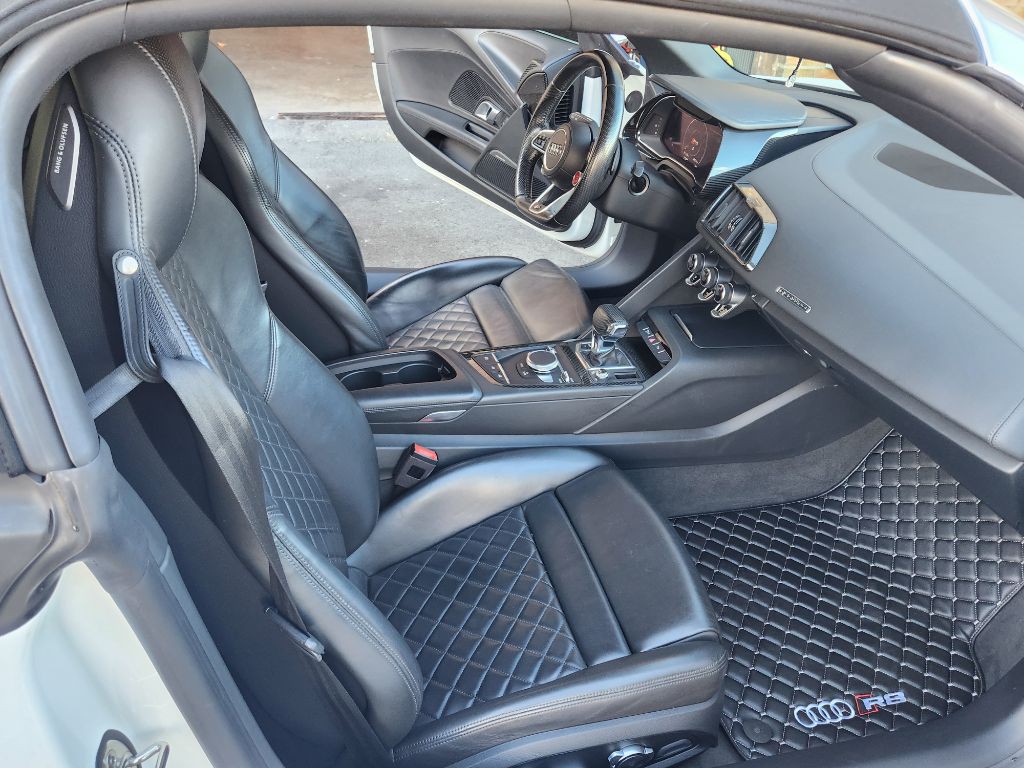 2017 Audi R8 Image 13