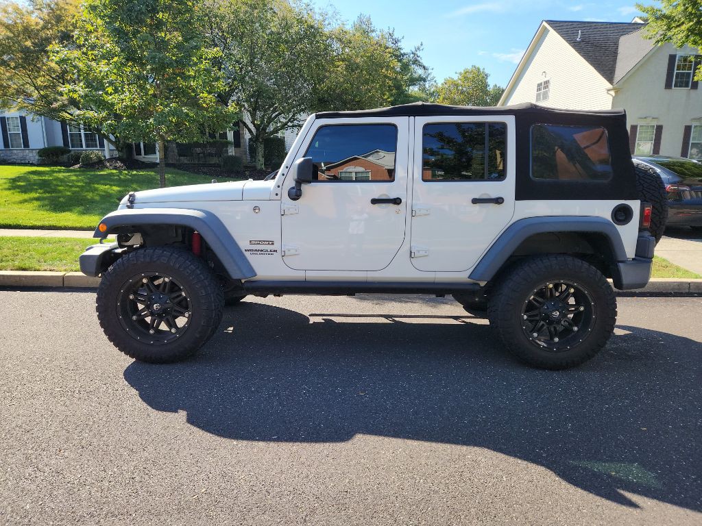 2017 Jeep Wrangler Unlimited Image 2