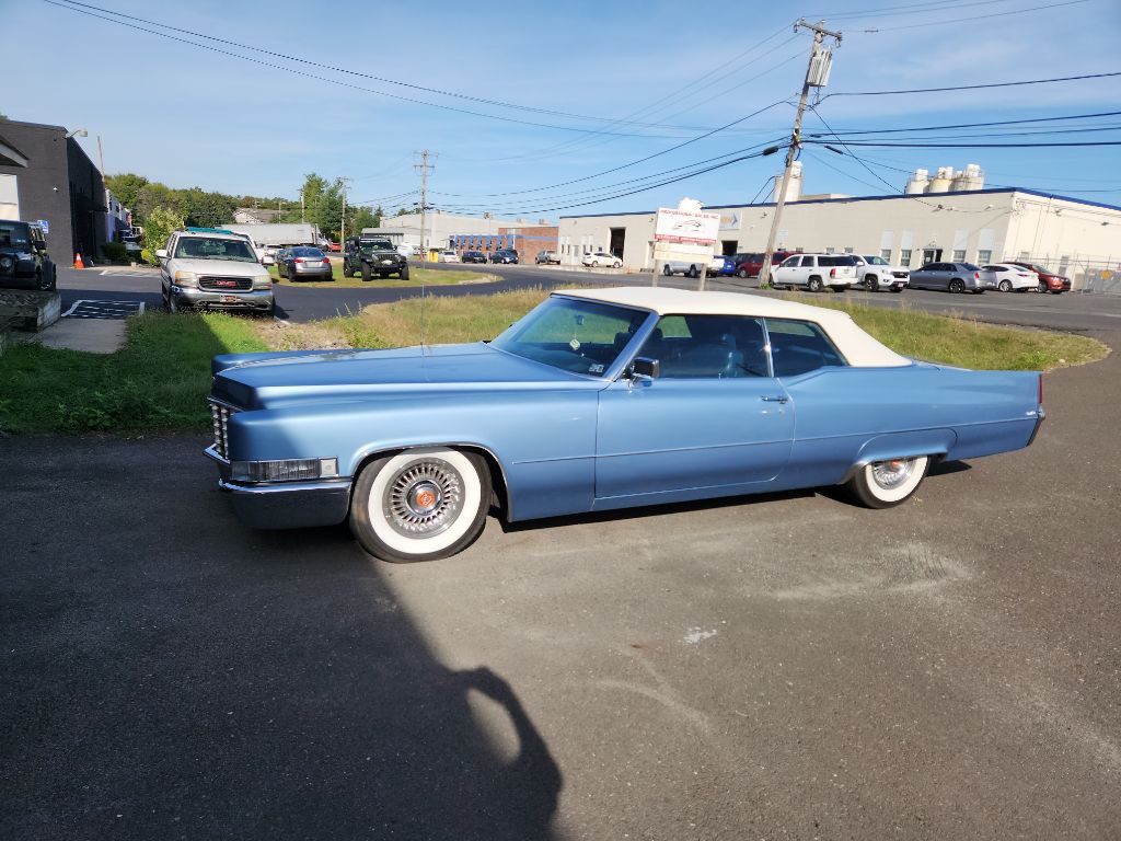 1969 Cadillac DeVille Image 2