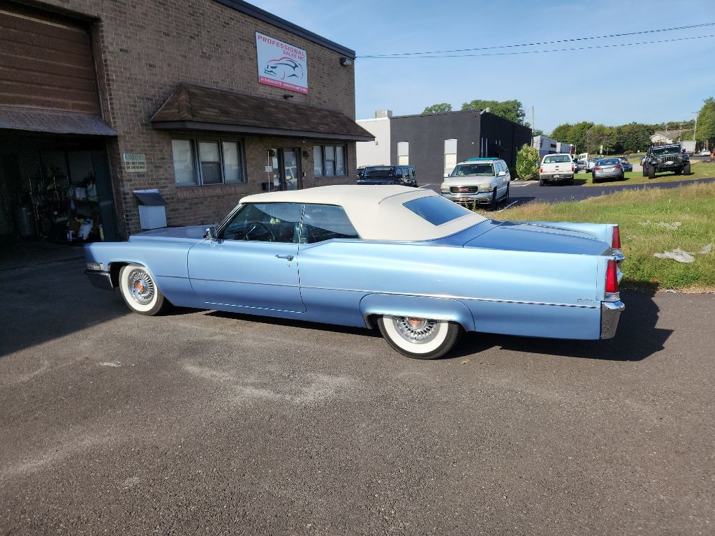 1969 Cadillac DeVille Image 3