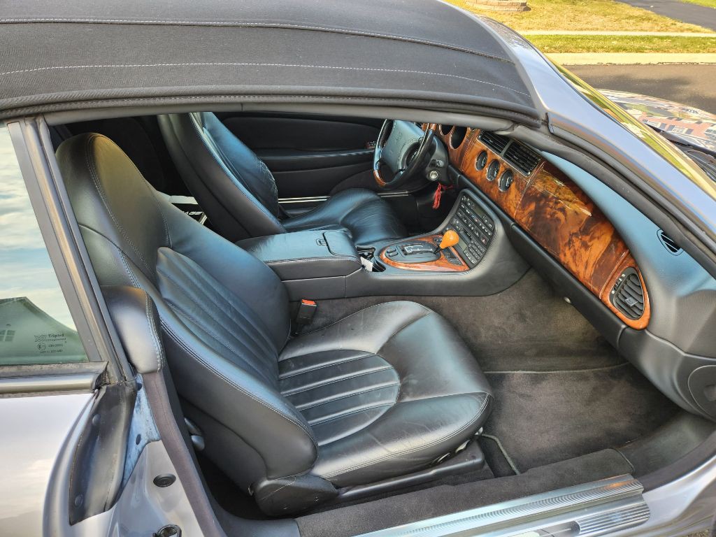 2000 Jaguar XK-Series Image 11