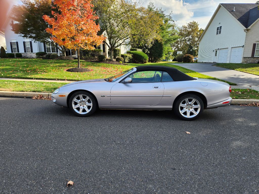 2000 Jaguar XK-Series Image 1